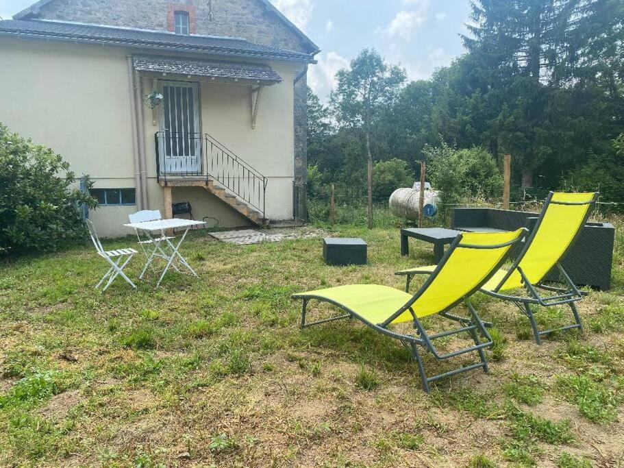 Petite Maison En Auvergne Giat Dış mekan fotoğraf