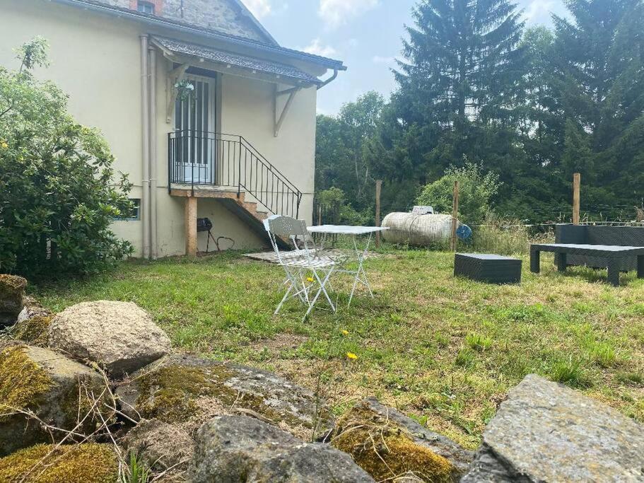 Petite Maison En Auvergne Giat Dış mekan fotoğraf
